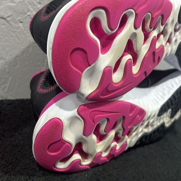 🔥🔥NIKE Renew Run Running Shoes Sneakers Black/Hot Pink Women Sz 11 - PERFECT - Picture 11 of 13